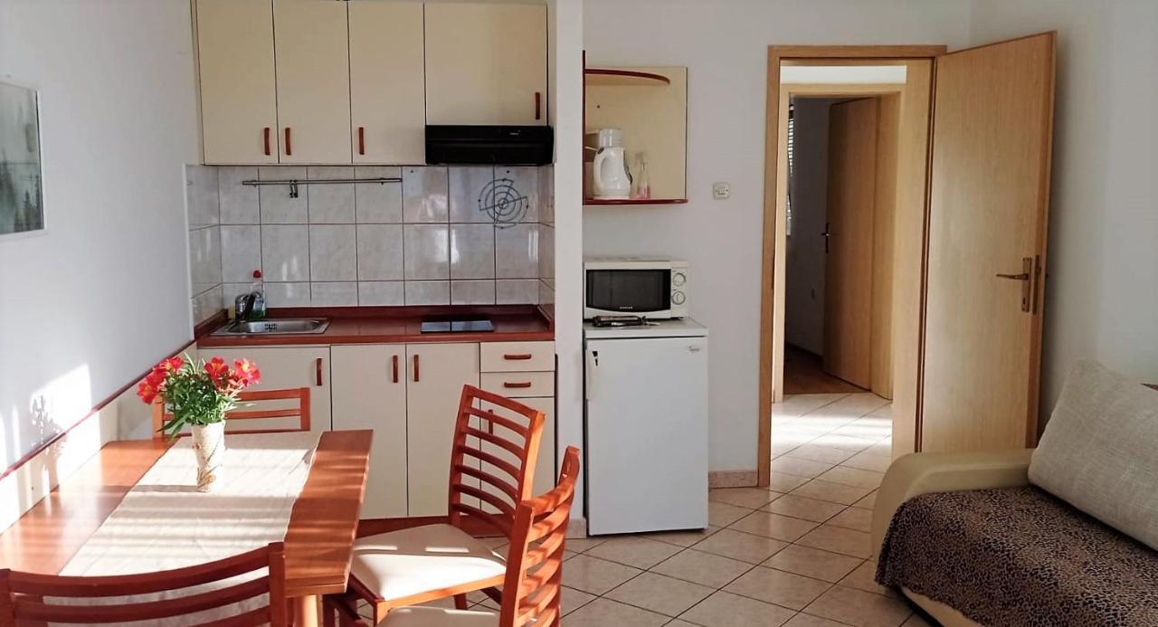 Apartments Ljilja Sea View スラティネ エクステリア 写真