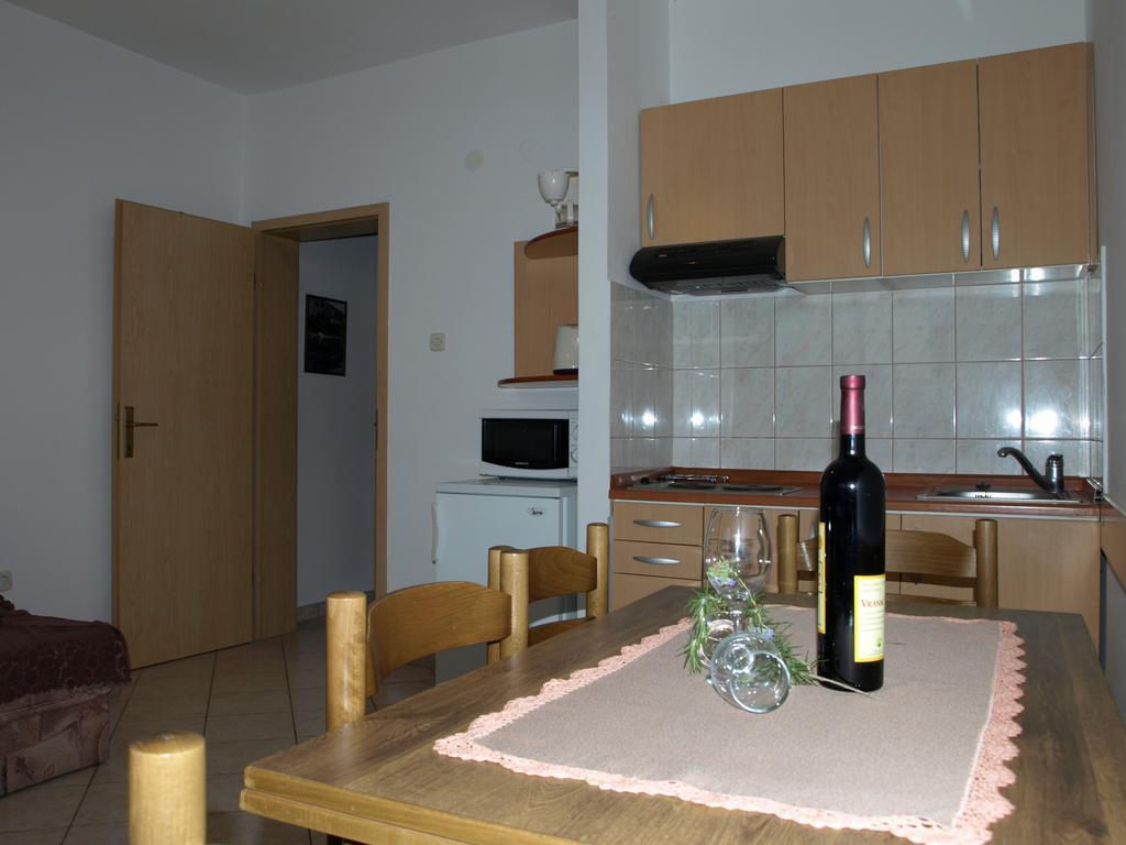 Apartments Ljilja Sea View スラティネ エクステリア 写真